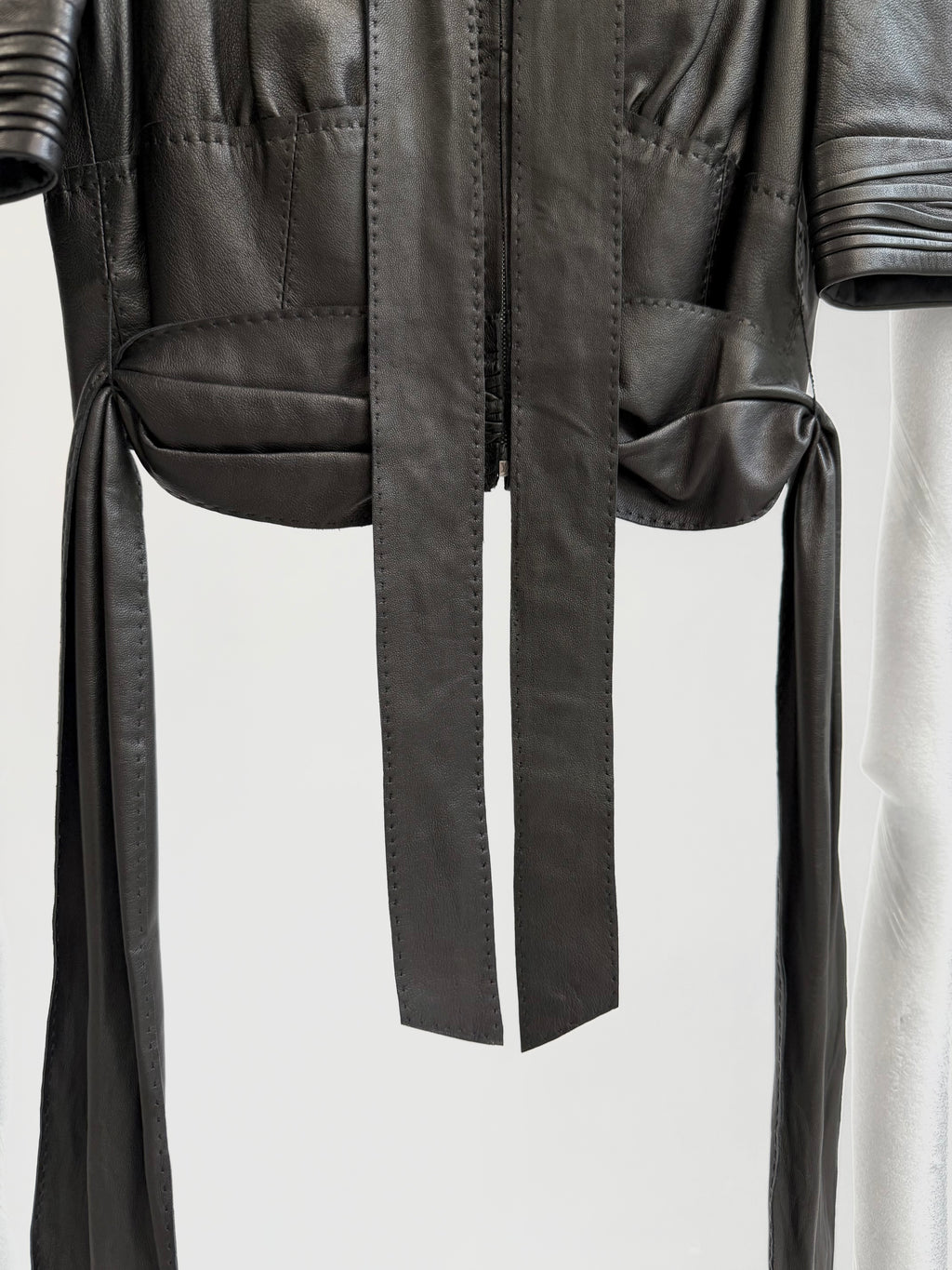 SS2005 Louis Vuitton by Marc Jacobs Runway Plongé Bow Top with Silk Lining and Back Bow Belt