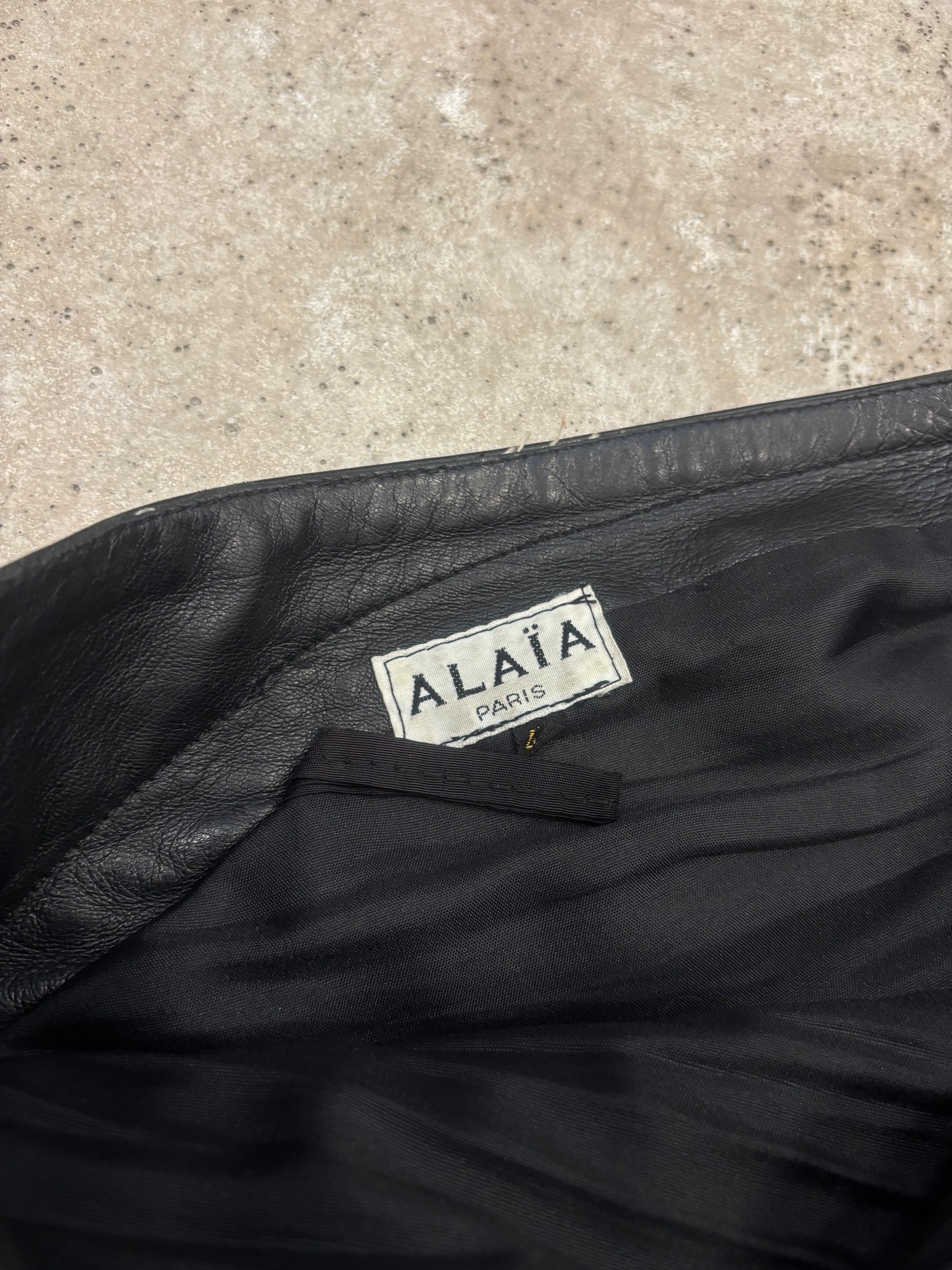 1990's Alaïa Leather Shell Closure Darted Skirt